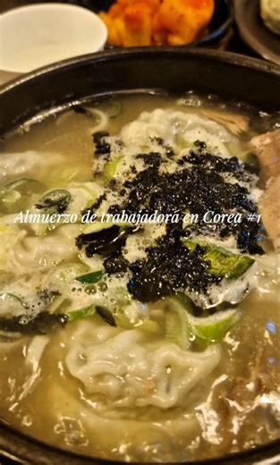 Almuerzo de trabajadora en Corea #1 ¿Probarías esta sopa de dumplings? 🥟
