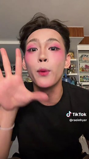 Geisha Makeup Transition: Is the Geisha Look Right for Me?
