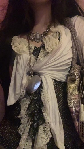 Vintage Fashion Inspirations for Unique Jewelry Looks