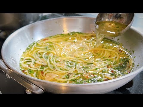 [Spaghetti aglio oglio] This is the pasta soup I love the most.