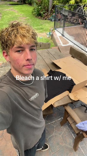 How to Bleach a Shirt for Unique Designs