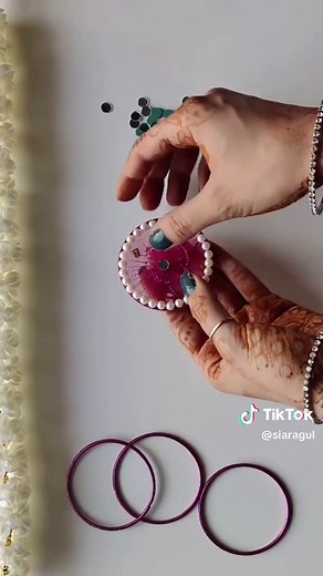 DIY Mirror Decor for Aesthetic Room Makeovers