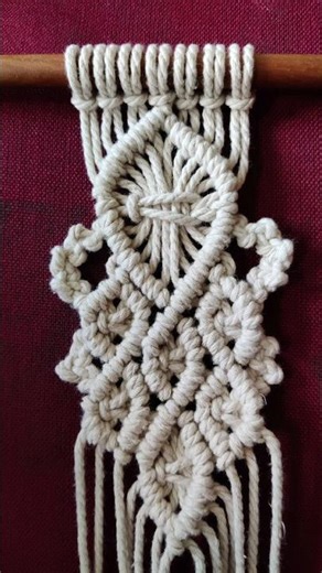 DIY Boho Macrame Wall Hanging #macramedesign #macramewalldecor #macramewallhanging #macramedesign