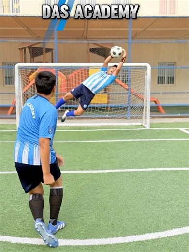Magic smash you can’t miss ⚽️— absolutely amazing shot! #football #footballacademy #dasacademy