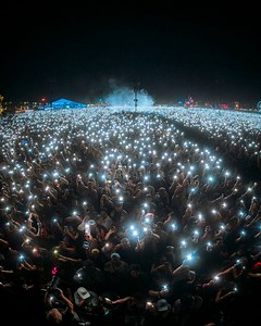 Let’s do it again Coachella!! Same place, same time, more surprises 😉🌴 Sunday. Outdoor Theatre. 9:10pm. Full video of “Clarity” from Weekend 1 live now on Coachella’s YouTube Channel. | Zedd