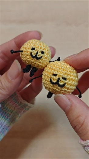 絵文字の子を編んでみた🧶#amigurumi #編み物 #あみぐるみ #かぎ針編み