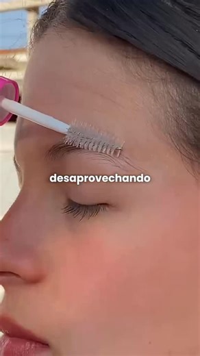 Koel by Dennys on Instagram: "Tienes que saber usar nuestro Crystal Gel Protein de Prosa 👁️✨ Aquí te dejamos unos tips para que sepas cómo usarla 🔝 Pedidos 📲: 0978777101 📍 Norte de Quito, Edificio Sense . . #makeup #rimelprosa #prosa #mascaradepestañas #fypage"