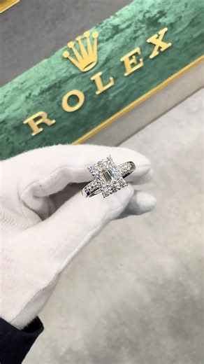 18ct White Gold & Diamond Ring Diamond Apx 1.00ct £2640 We only deal in natural Diamonds Next day delivery 📦 PX&Payment plans available ♻️ Open 7 days a week ✅ #diamond #platinum #ring #diamond #diamondring