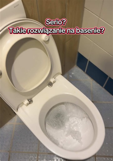 Toaleta na basenie #basen #toaleta #plywanie #sport #swimming