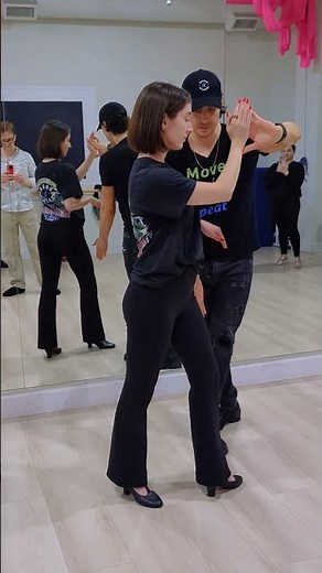 Salsa Moves: Beginner Level - Inside turn | Salsa Classes in Los Angeles