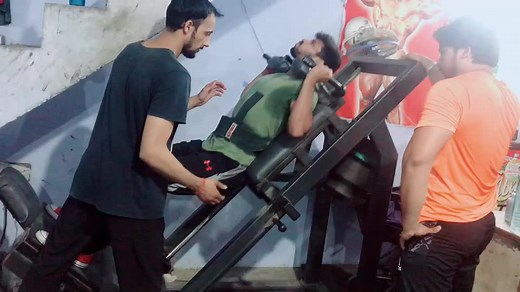 Hack squat 180kg😈💪🏻 #gymchallenge #tiktok #trending #fitnessmodel #ledday #hritikroshan #abnocompromise #squats #famous #cuteboy #traps