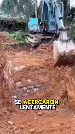 817K views · 13K reactions | ¿Tú tendrías el valor de abrir el maletero de un coche enterrado por años?  #misterio #historiasreales #casosimpactantes #relatoscortos #suspenso #miedo #curiosidades #inexplicable #FBReels #creador #fblifestyle #videoimpactante #parati | Daniel Morales | Facebook