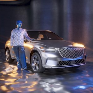 Fashion Concept #5: Futuristic Midnight By Stephy Fung Inspiration: The Electrified GV70 “The key is in the details. In a lot of my works, I spend a lot of time with texturing.” London-based digital fashion designer Stephy Fung’s second bespoke look is inspired by the impeccable contours, lines and G-Matrix pattern of the Electrified GV70. Each piece fuses Stephy’s British-Chinese heritage with the GV70’s Korean heritage. The result is as elegant as it is surprising. #ArtistSeries #ElectrifiedGV