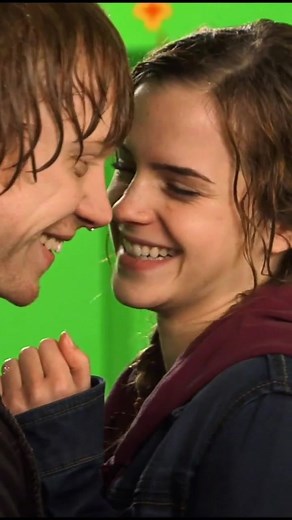 Ron and Hermione Kiss BTS in Harry Potter and the Deathly Hallows Part 2