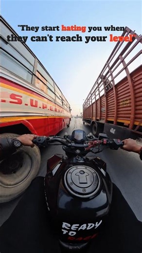 They start hating you ☠️📈 #reaction #duke250 #rider #flyby #race #closecall #fyp #foryou #algorithm