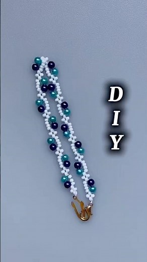 Easy elegant bracelet design. Jewelry with beads. #beadsbracelets #beadingtutorial #bracelets