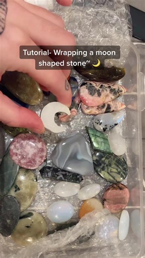 Wire Wrapping Moon Shaped Stone Tutorial