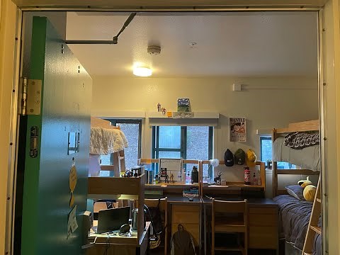 Vlog 53 - UCSC Dorm Tour - Rachel Carson College Triple!