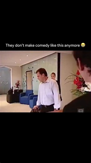 Hood Paradox on Instagram: "😂😂 Comedy Inc. (2003–2007) was an Australian sketch comedy series that became a defining part of early-2000s TV humor. Airing on Network Ten, the show built its identity around fast-paced sketches, exaggerated characters, and sharp pop-culture parody. Featuring performers like Rebel Wilson, David Callan, Pete Smith, and Mark Trevorrow, Comedy Inc. leaned into absurd stereotypes, celebrity impressions, and everyday situations taken to ridiculous extremes. Its quick-c