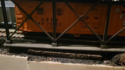 Just a quick unstable video, where I'm testing out the new track and clearance of the coal building.