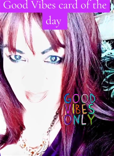 Good vibes is the card of the day 😁 Be present in the moment ❤️❤️❤️#thegiftedladytarot