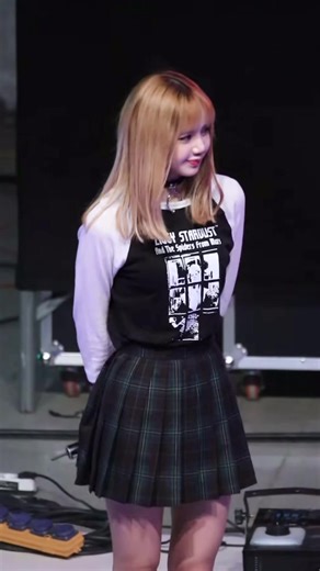 LISA's Captivating Dance Moves with BLACKPINK