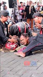 Kesurupan topeng buto #jathilan #jaranan #kesurupan