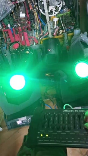 beam 230 y hình,sáng đẹp.phụ kiện đầy đủ(đèn bao gồm móc treo dây nguồn cấp điện)giá mềm 0922880038