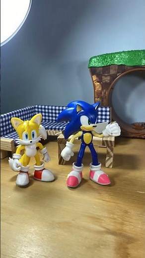 Sonic and tails dancing meme