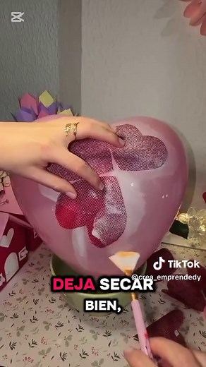 ¿Te gustó este corazón luminoso hecho con yute? 💖 Guarda la idea para intentarlo luego, compártelo con quien ama las manualidades y sígueme para más tutoriales fáciles. Y para ver el paso a paso completo y más ideas exclusivas, entra a mi canal de WhatsApp desde el enlace en mi perfil 📲✨ #DIYcorazon #ManualidadesConYute #DecoracionRomantica #CentroDeMesaDIY #IdeasSanValentin