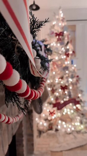 A cozy, twinkly Christmas begins with the perfect tree  Nobody does full, fluffy & flocked quite like @kingofchristmas —they are most certainly my go-to for picking out the perfect Christmas tree, year after year! #kingofchristmas #flockedtree #farmhousechristmas #farmhousechristmastree #cozychristmas #vintagechristmas | HollyB.Home | Facebook