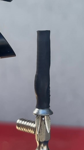 The simple trick to protect screws from rust Cheap, effective, and long-lasting. #USA #BuilderHack #SmartFix | Fix of Hacks