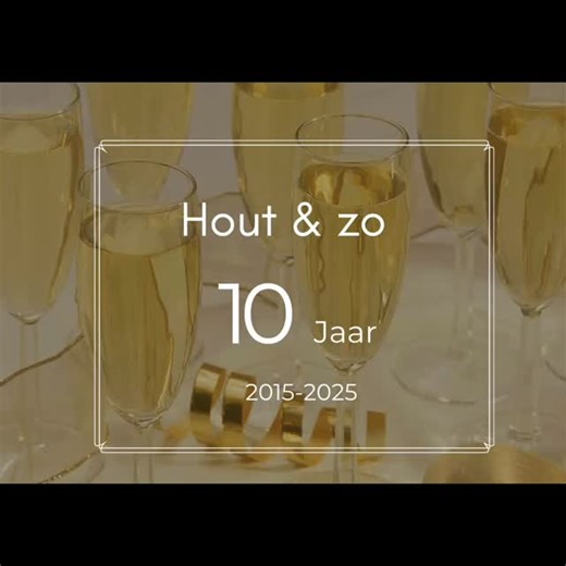 WINNAAR || We hebben de computer weer laten loten tussen alle reacties op Facebook en Instagram. Gefeliciteerd @truuselshuispot Jij mag tijdens de opening van het kersthuuske, zaterdag 29 november, een armband of setje oorbellen uitzoeken bij de dames van @just_smile.nj Stuur je ons even een berichtje? 🎄morgenavond komt de nieuwe winactie online, blijf ons volgen, komende week nog veel leuke winacties!😍 . #houtenzo #tubbergen #kersthuuske #justsmile #10jaarbestaan #cadeautjes #kerst #sint #win