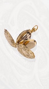 [Chapter Two, 1847] Constant Girard's horological legacy runs deep, with a lineage steeped in craftsmanship. At just 22, he laid the cornerstone for what would evolve into Girard-Perregaux. In 1867, he unveiled his magnum opus, a pocket watch adorned with a tourbillon and Three Gold Bridges - La Esmeralda. Its triumph at the Paris Universal exhibition, solidified its place as the oldest mechanical signature of the brand. This avant-garde spirit, marrying innovation and elegance, continues to def