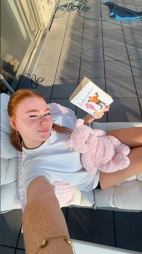 What I do when I'm having an off day :) 📚❤️‍🩹 #readingvlog