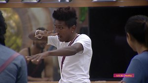 61K views · 864 reactions | आज दमदार performances होणार, बिग बॉसच्या घरात entertainment चा कल्ला होणार! ‍ ‘BIGG BOSS मराठी’ दररोज, रात्री 9 वा. फक्त कलर्स मराठीवर आणि विनामूल्य JioCinema वर. #ColorsMarathi #BIGGBOSSMarathi #JioCinema #BBM #Promo | Colors Marathi | Facebook