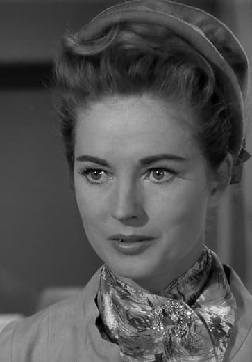 Perry Mason S05:E19 - The Case of the Glamorous Ghost