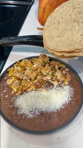 Rich and delicious Mexican-style egg breakfast 🌶️😋🥚🙏🍅 #foryou #delicious #ideas #recipe #food