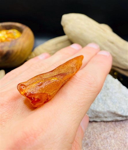 Long Amber Nugget in Cognac Color, 5 Grams Raw Baltic Amber Gemstone, Authentic Mini Witches Wand Real Amber Piece, 波羅的海琥珀, Bernstein Roh - Etsy Australia