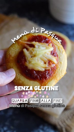 📍Menù di Pasqua senza glutine⁣ ⁣ Cosa preparerai per il pranzo di Pasqua?⁣ Se non sai rispondere, vengo io in tuo soccorso❤️⁣ ⁣ Ho realizzato un ricettario digitale che contiene un INTERO MENÙ naturalmente senza glutine e senza latticini. ⁣ ⁣ Sono ricette semplicissime e alla portata di tutti, che hanno l’obiettivo di trasformare i tuoi pranzi all’aperto in vere esperienze di gusto super inclusive.⁣ ⁣ Perché a tavola, nessuno deve sentirsi escluso. ⁣ ⁣ Nel nuovissimo e-book troverai: ⁣ ⁣ ✅ 11 r