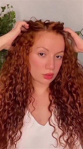 🅁🅄🄸🅅🄰🅂 🄴 🄿🄾🄴🅂🄸🄰🅂 on Instagram: "Ela faz tutorial O que é ideal Seguir instruções As quatro estações Bailarina fez algo incrível O tempo é imprevisível Quer doce de caqui com cacau Você disse uau Pra essa receita vegana Aproveite a cabana Flores no vaso Então é só isso"