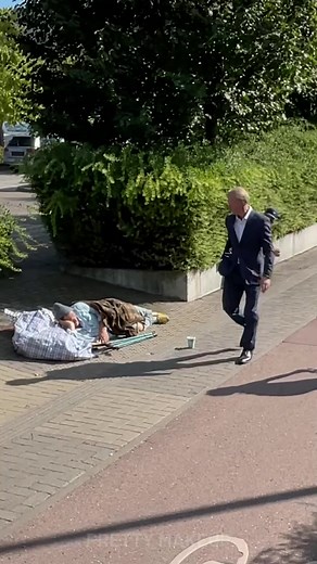 20K views · 35 reactions | Unexpected Kindness: Homeless Man's Amazing Gesture! | Pretty Makeup | Facebook