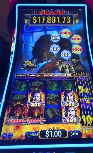 First spin bonus pays me huge on this werewolf slot machine😱 #casino #slot #jackpot #win
