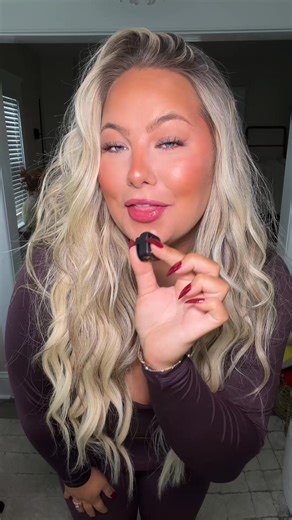 A new drop that shows off all your best assets. Shop the NEW Fabletics by Khloé collection now! | Fabletics