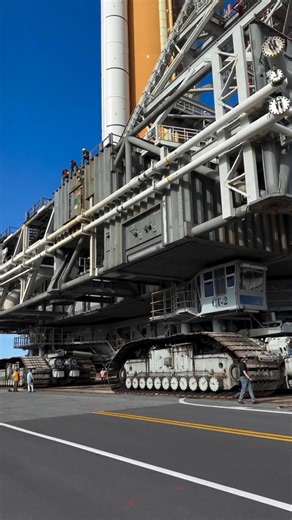 This is One of the Largest and Slowest Vehicles in the World #rocket #heavy equipment #creative