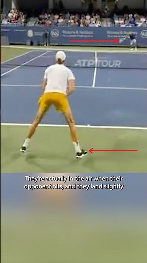 Split-step slightly after your opponent hits.🎾#tennis #tennistips #tennislessons #tennisvideos