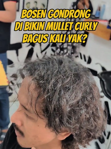 Gaya Rambut CURLY X MULLET dari Tahun 80an