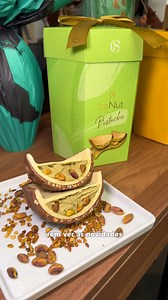 134K views · 1K reactions | As novidades da Cacau Show para a Páscoa de 2025! De sabor, o ovo de Páscoa que mais gostamos foi o La Nut de chocolate com pistache que está simplesmente incrível! Agora já os ovos com lembrancinha, os mais legais foram o do Harry Potter, Garfield, Meninas Poderosas e os esportivos. #ovodepascoa #ovosdepascoa #pascoa | Casal por São Paulo | Facebook