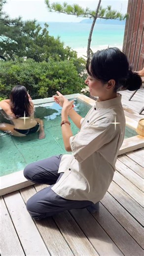 Shimoda Yamatokan 下田大和館 on Instagram: "一緒に入ると盛り上がる貸切露天風呂✨ 下田大和館のスパヴィラをご紹介🛁魅力を3つ教えます! よーく聞いてね♪①アジアンテイストのBAMBOO(バンブー)と 松の木がエモいPINE(パイン)の2つから選べる🌿②オーシャンビューを独り占め♪ カップルやご家族で楽しい! 赤ちゃんも入れますよ~♪ 夜はナイトライトでとってもムーディー🌙③日帰りの方でもOK! サーフィンの後や観光ついでに 気軽に楽しめるよ♪ 貸切で 特別入浴 照れちゃうね♪ 最大4名様まで ご利用できます✨ ぜひカップルやご家族で ご利用くださいませ♨️ #hotspring#Japaneseonsen #海洋#下田大和館#大和館#伊豆下田#伊豆#下田 #多々戸浜#多々戸#海#温泉#客室露天風呂 #貸切露天風呂#スパヴィラ#カップル旅行#家族旅行 #旅館#温泉旅行"