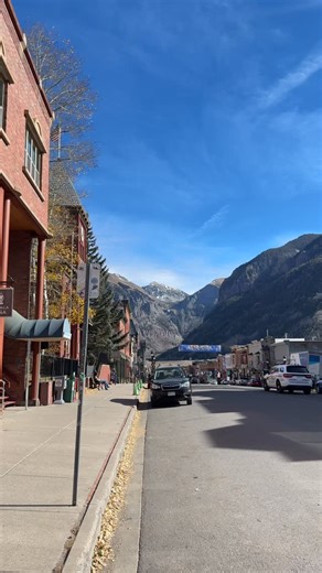 We just received the newly reissued Martin 00-DB Jeff Tweedy, and it’s quickly becoming a shop favorite. We off that Jeff used this opportunity to make a guitar that doesn’t really exist in the Martin line. It’s a familiar 00 body, but features Deep Body thickness, like a dreadnought. FSC certified tonewoods, and individually numbered. This one is #106, and it’s today’s #guitaroftheday . . . . @martinguitar @jefftweedy #telluride #telluridemusic #guitaroftheday #acoustic #acousticguitar #guitarw